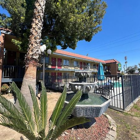Fresno Inn Ngoại thất bức ảnh
